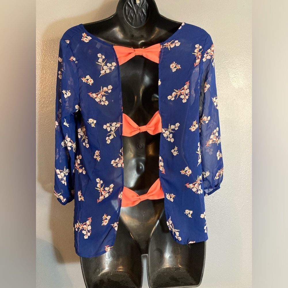 Charlotte Russe sheer blue floral open back blouse - Picture 5 of 6